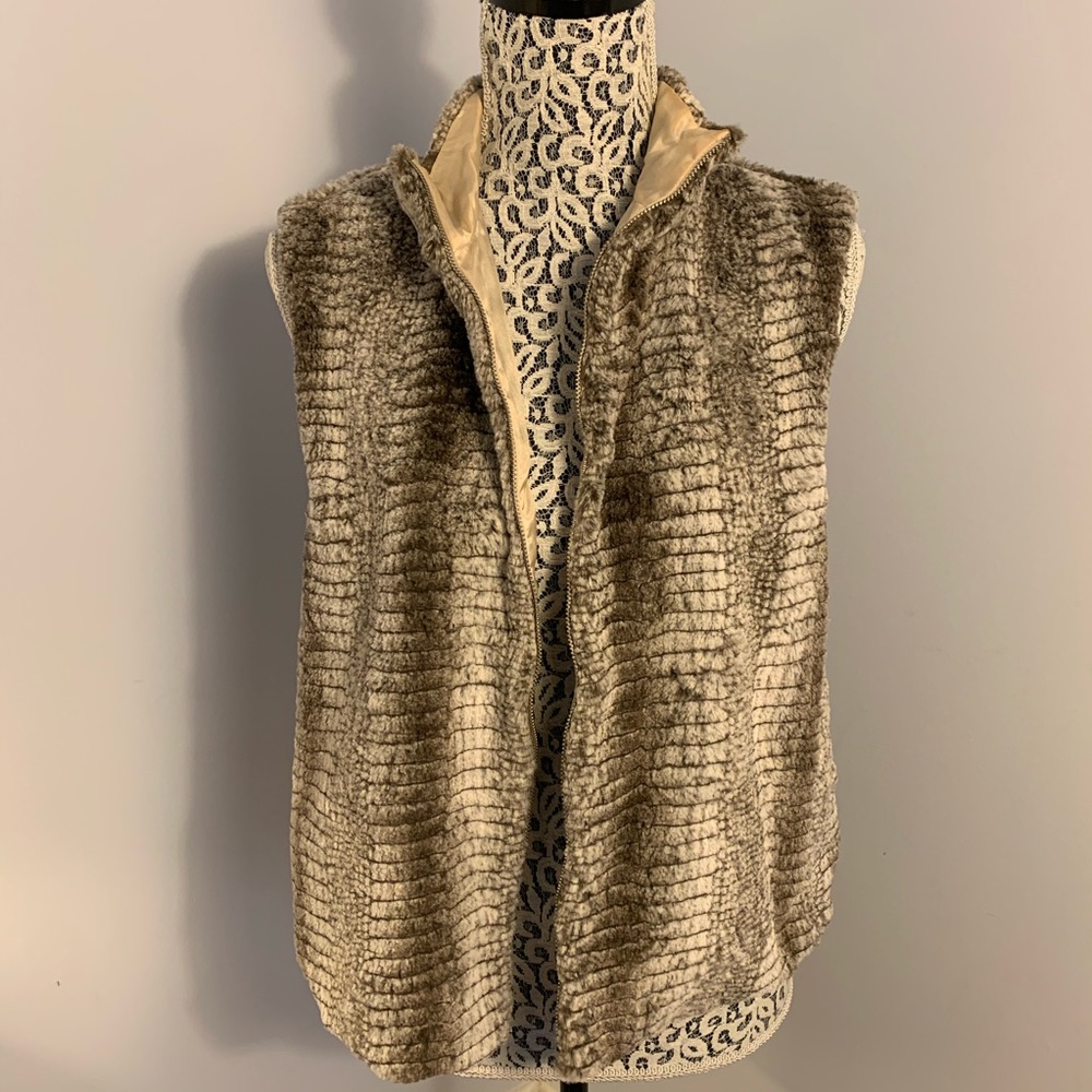 5/48 Faux Fur Vest